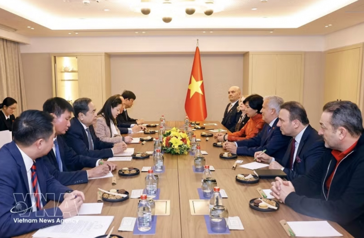 Top legislator receives Vietnam’s Honorary Consul in Istanbul